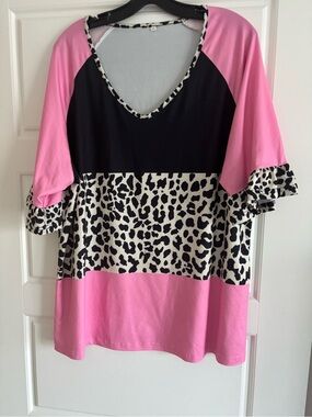 Pink & Black Colorblock Leopard Print V-Neck Womens Top